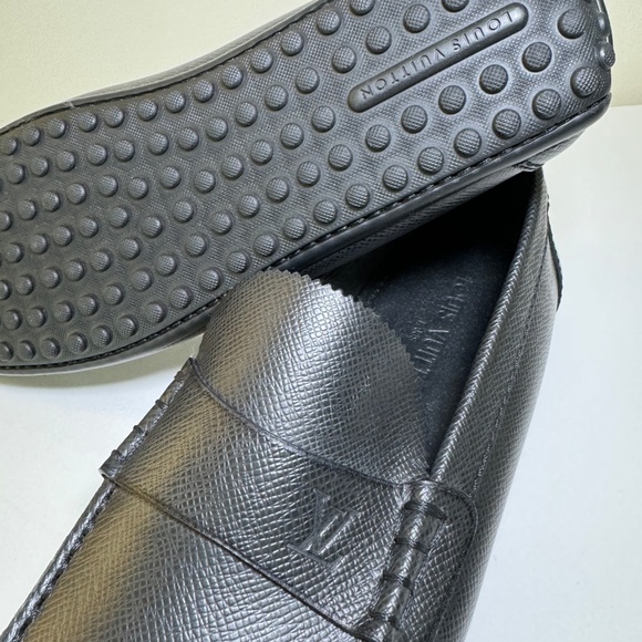 Black Leather Louis Vuitton Men Loafer